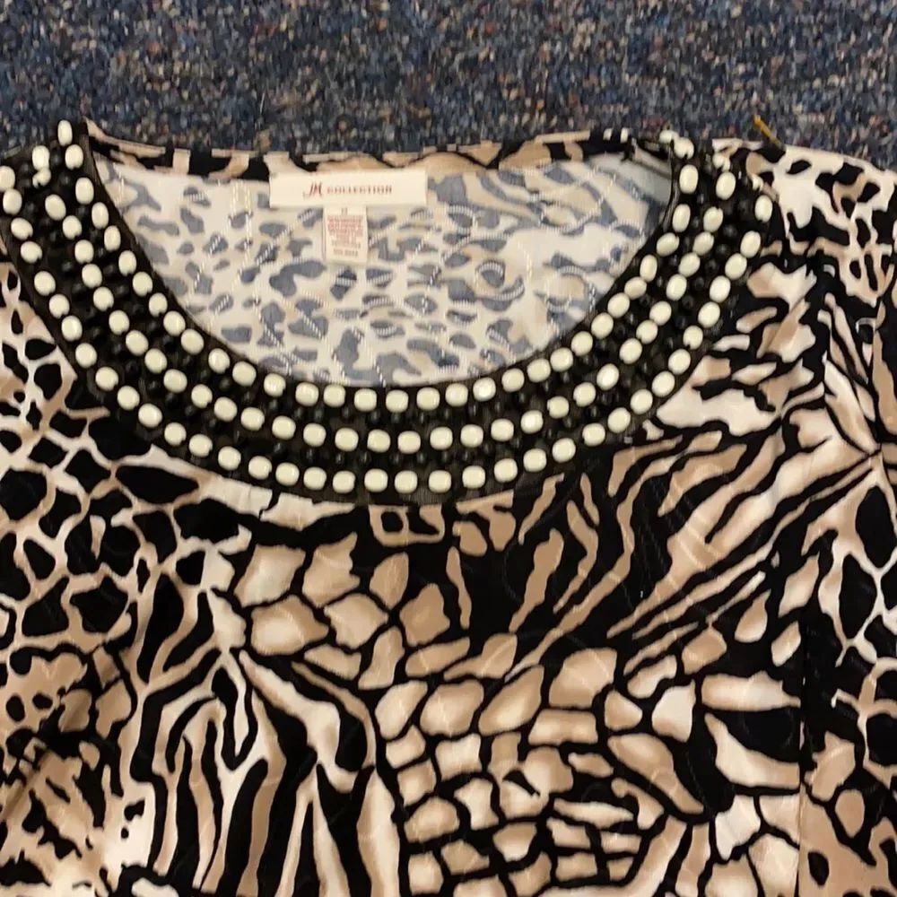 JM Collection Beaded Top sz. M - Picture 2 of 3
